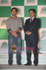 Sachin Tendulkar the new brand ambassador of Amit Enterprises in Garnd Haytt on 30th Oct 2010 (3).JPG